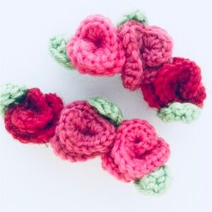 Handmade crocheted knit roses pink hair clips hair accessories flowers